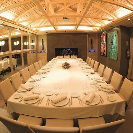 Hotel Domus Selecta La Trufa Negra 4*